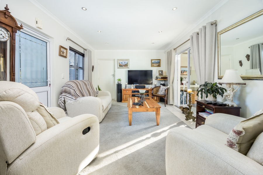 3 Bedroom Property for Sale in Sunningdale Western Cape